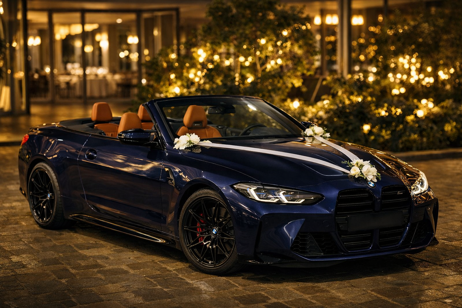 Novia subiendo al BMW M4 cabriolet azul